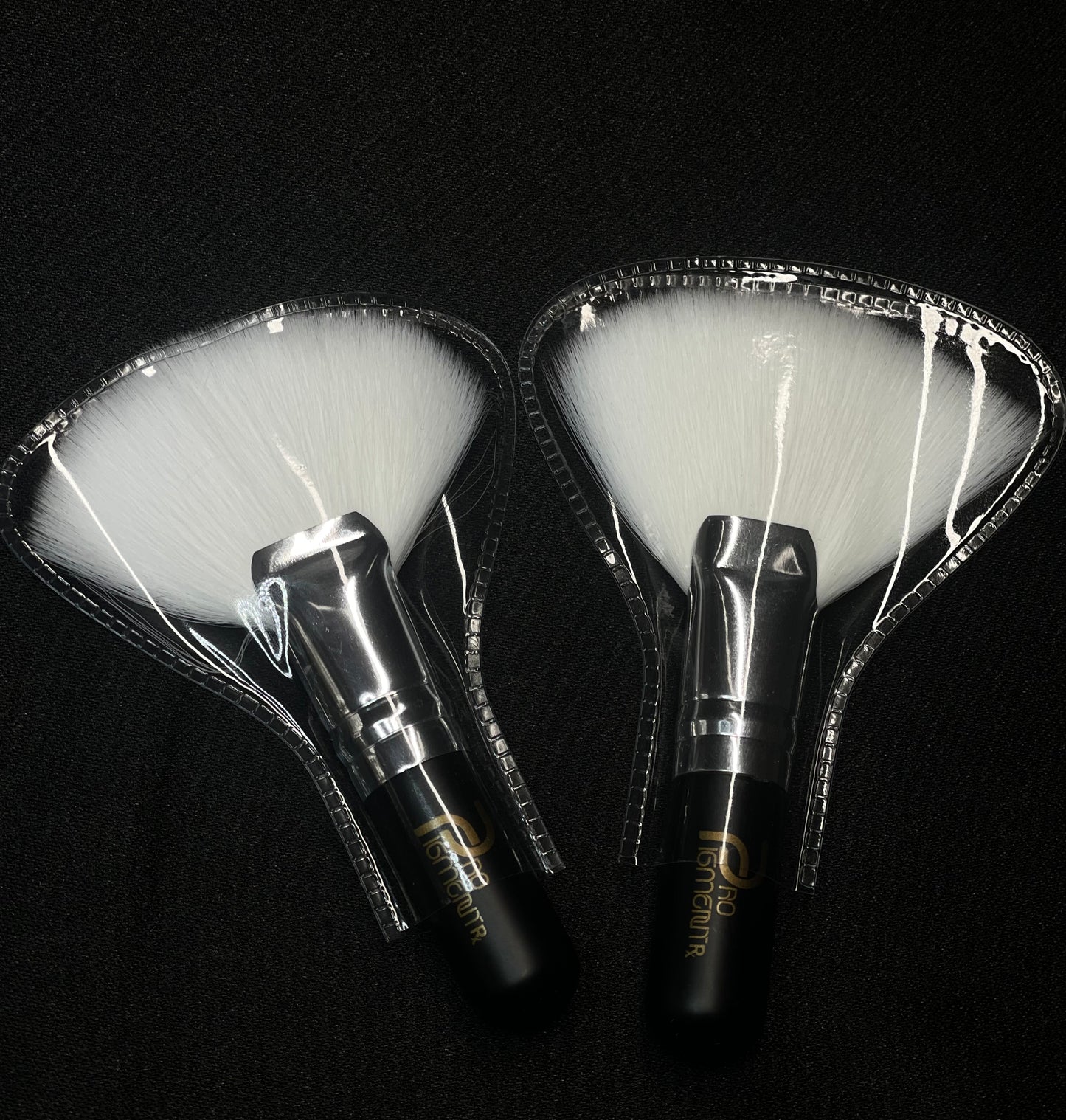 Lux mini facial brush